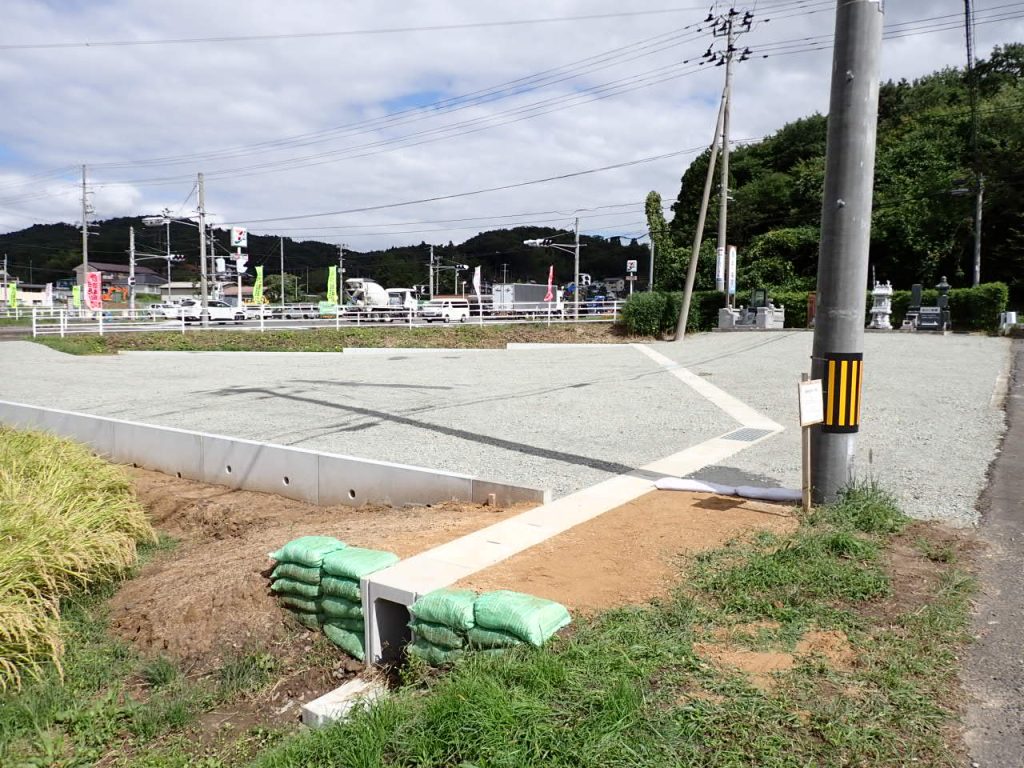 東新技研（株）駐車場工事